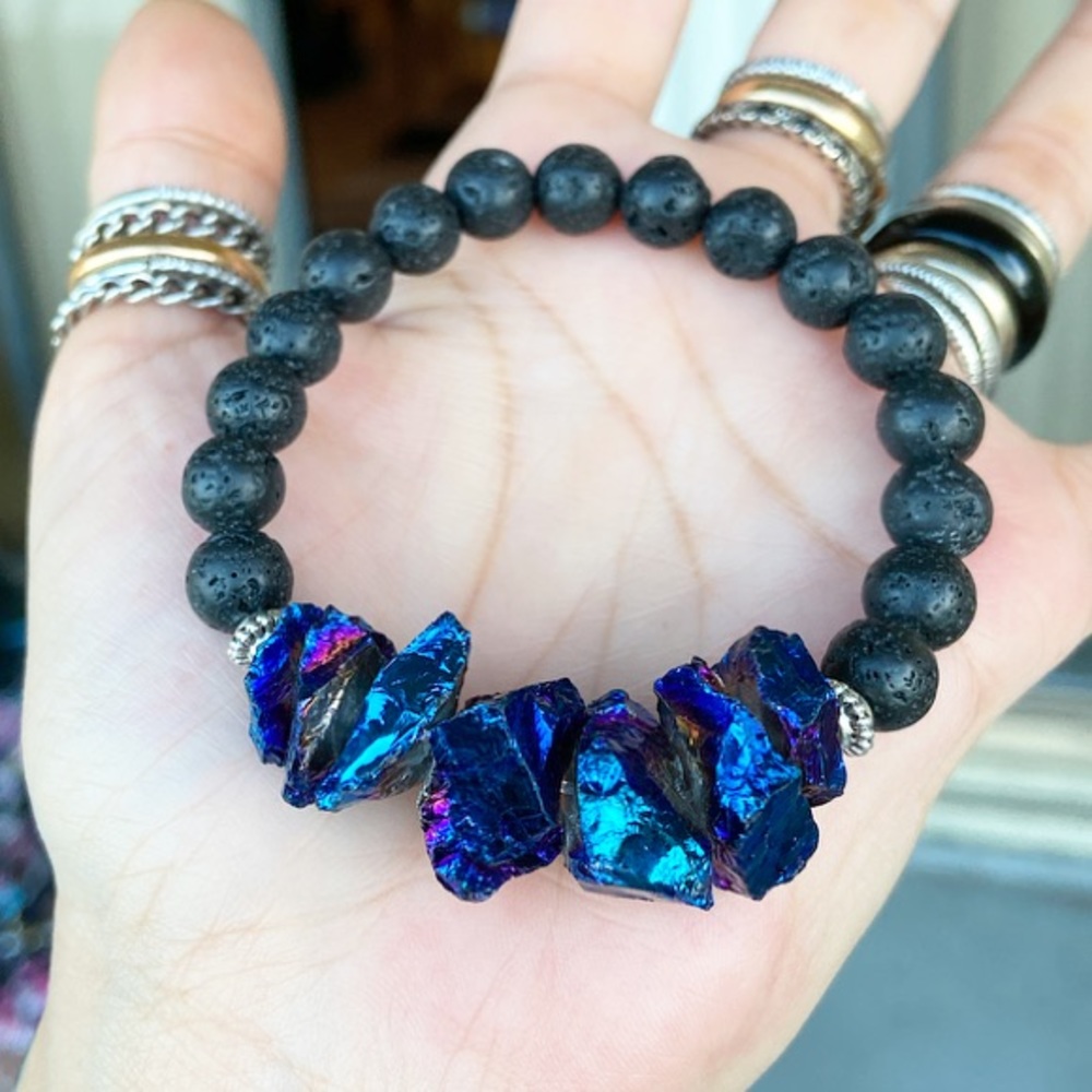 Blue Druzy Bracelet . Lava rock oil diffuser beads & blue druzy quartz stones - Picture 4 of 9